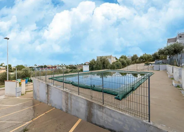 In With Swimming Pool And Sea View