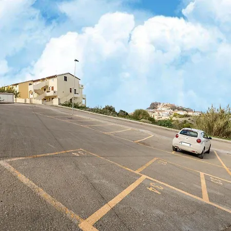 In With Swimming Pool And Sea View Apartman